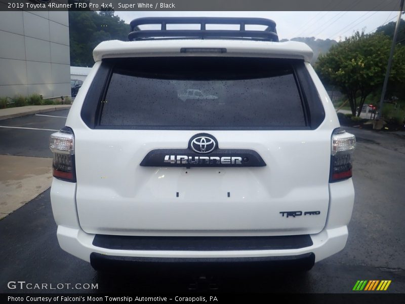 Super White / Black 2019 Toyota 4Runner TRD Pro 4x4