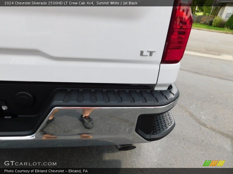 Summit White / Jet Black 2024 Chevrolet Silverado 2500HD LT Crew Cab 4x4