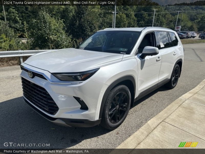 Front 3/4 View of 2024 Grand Highlander Limited AWD