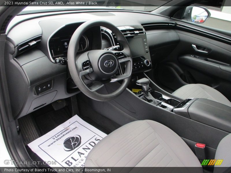 Black Interior - 2023 Santa Cruz SEL AWD 