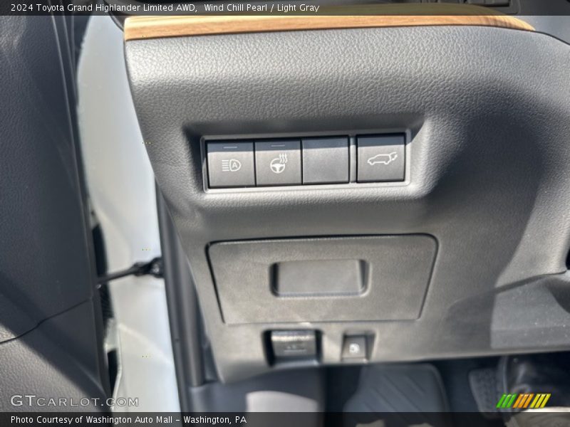 Controls of 2024 Grand Highlander Limited AWD