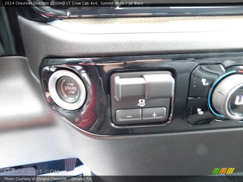 Summit White / Jet Black 2024 Chevrolet Silverado 2500HD LT Crew Cab 4x4