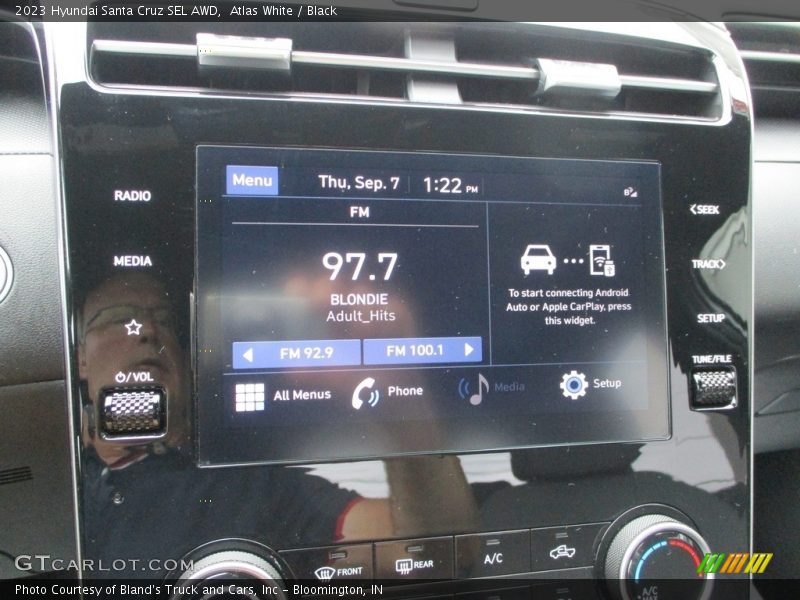 Audio System of 2023 Santa Cruz SEL AWD