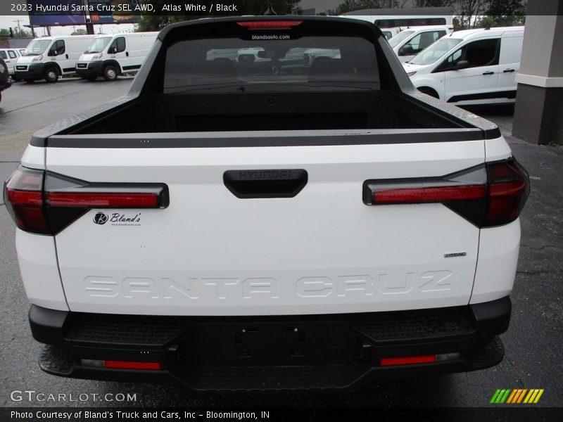 Atlas White / Black 2023 Hyundai Santa Cruz SEL AWD