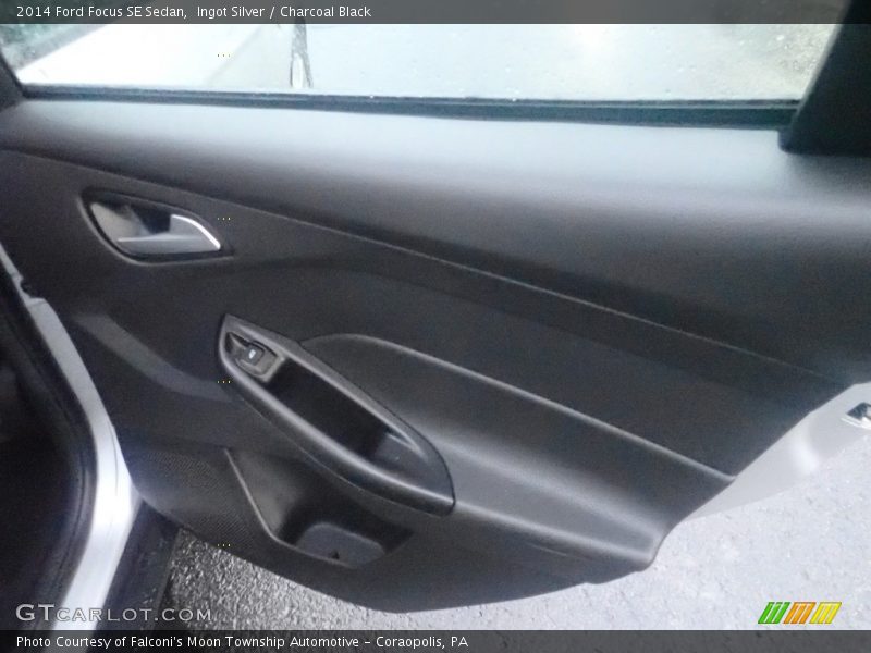 Ingot Silver / Charcoal Black 2014 Ford Focus SE Sedan
