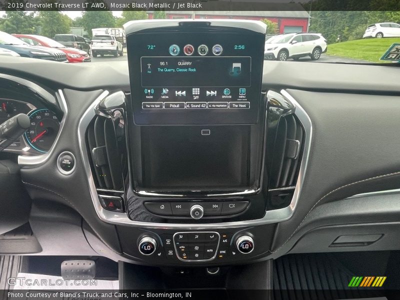 Mosaic Black Metallic / Jet Black 2019 Chevrolet Traverse LT AWD