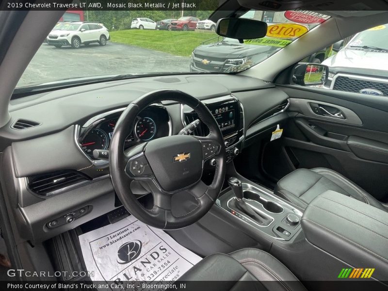 Mosaic Black Metallic / Jet Black 2019 Chevrolet Traverse LT AWD