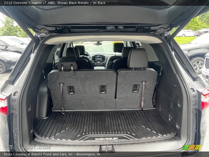 Mosaic Black Metallic / Jet Black 2019 Chevrolet Traverse LT AWD