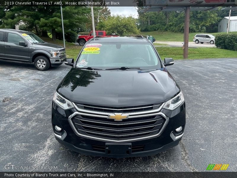 Mosaic Black Metallic / Jet Black 2019 Chevrolet Traverse LT AWD
