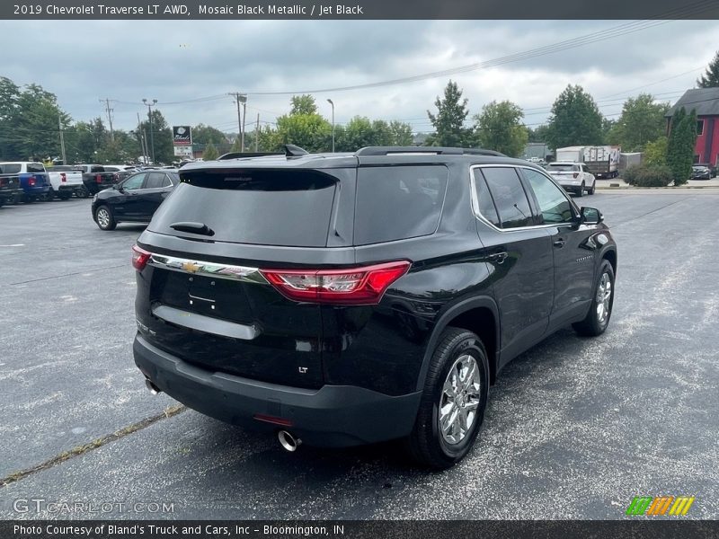 Mosaic Black Metallic / Jet Black 2019 Chevrolet Traverse LT AWD