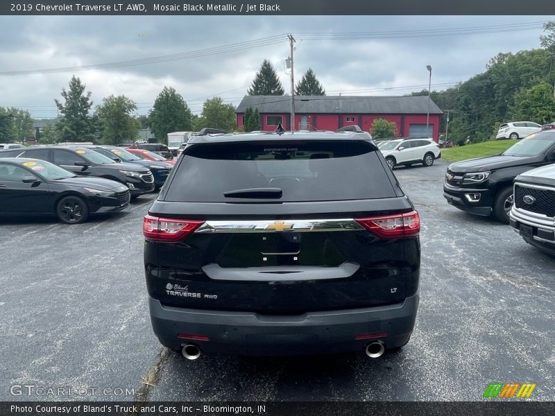 Mosaic Black Metallic / Jet Black 2019 Chevrolet Traverse LT AWD