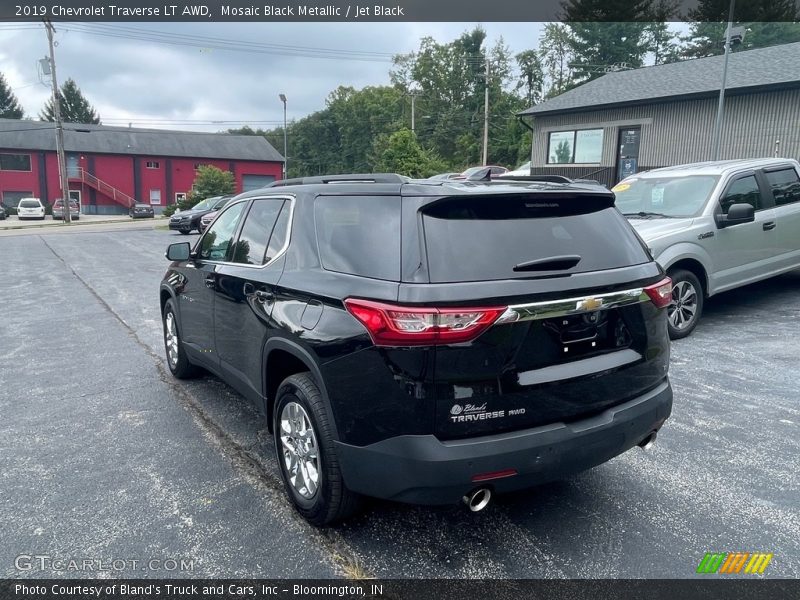 Mosaic Black Metallic / Jet Black 2019 Chevrolet Traverse LT AWD