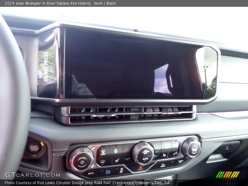 Controls of 2024 Wrangler 4-Door Sahara 4xe Hybrid