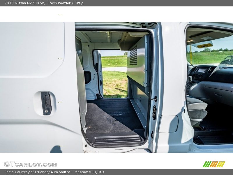 Fresh Powder / Gray 2018 Nissan NV200 SV