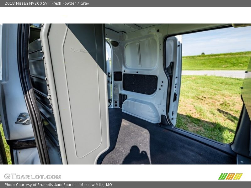 Fresh Powder / Gray 2018 Nissan NV200 SV