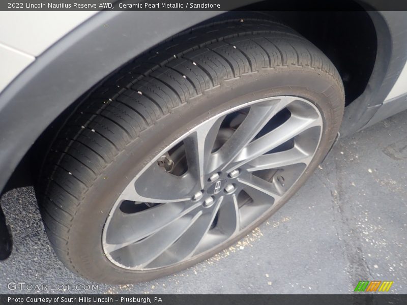 Ceramic Pearl Metallic / Sandstone 2022 Lincoln Nautilus Reserve AWD