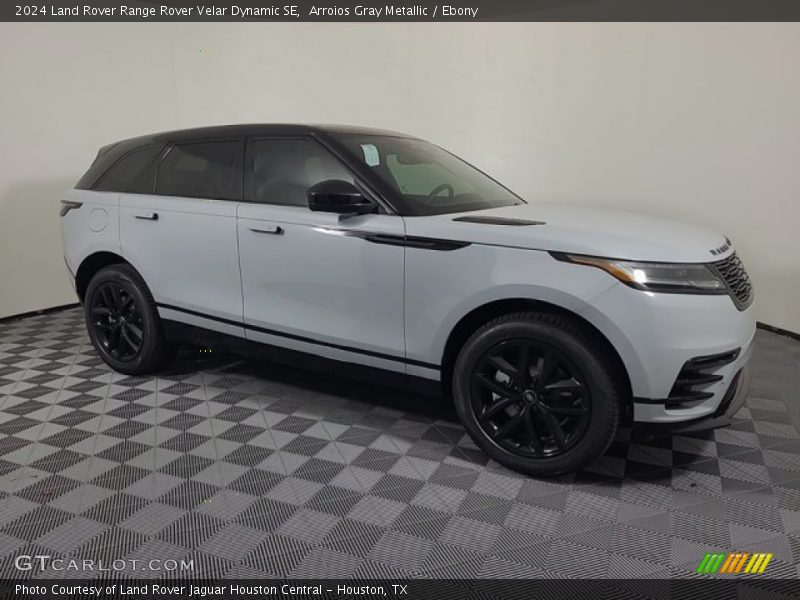 Front 3/4 View of 2024 Range Rover Velar Dynamic SE