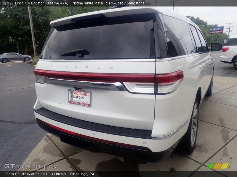 Pristine White Metallic Tri-Coat / Sandstone 2022 Lincoln Navigator Reserve 4x4