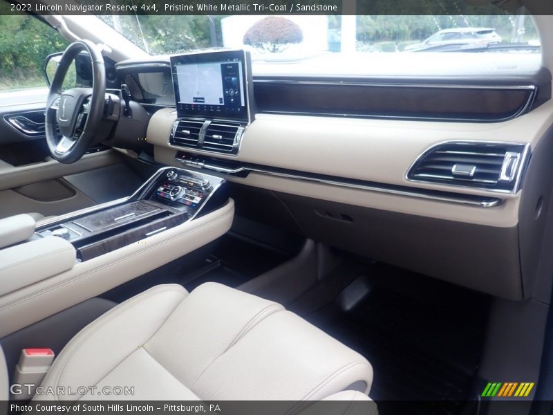 Dashboard of 2022 Navigator Reserve 4x4