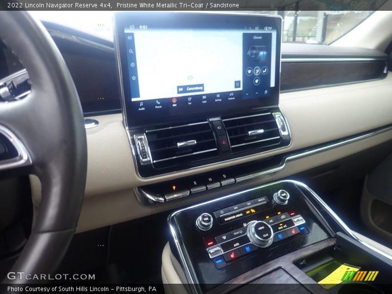 Pristine White Metallic Tri-Coat / Sandstone 2022 Lincoln Navigator Reserve 4x4