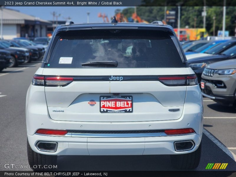 Bright White / Global Black 2023 Jeep Grand Cherokee Summit 4x4