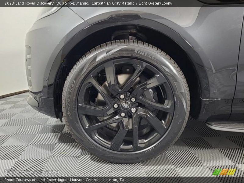 Carpathian Gray Metallic / Light Oyster/Ebony 2023 Land Rover Discovery P360 S R-Dynamic