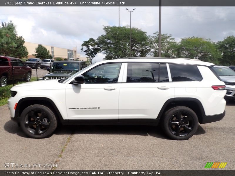 Bright White / Global Black 2023 Jeep Grand Cherokee L Altitude 4x4