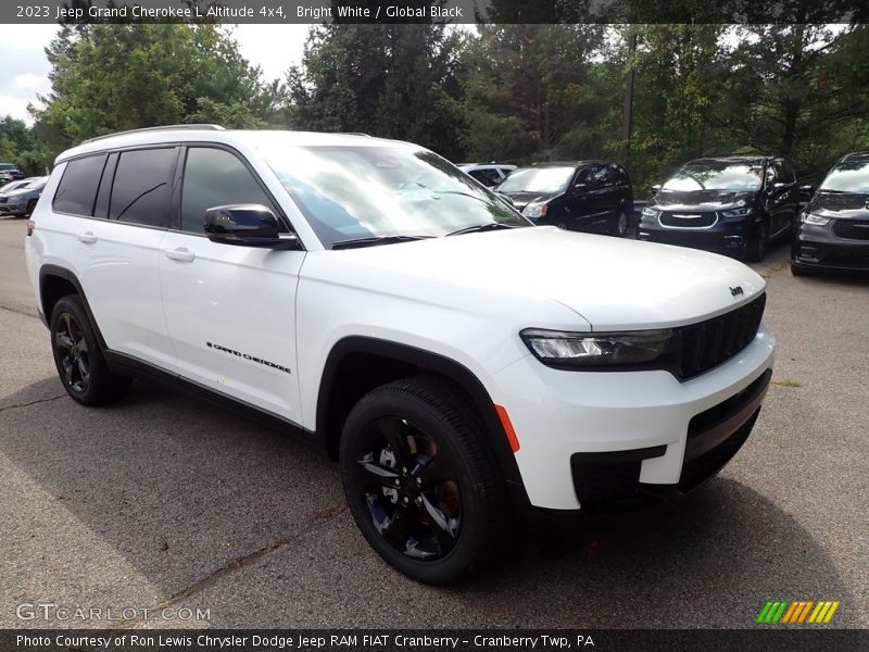 Bright White / Global Black 2023 Jeep Grand Cherokee L Altitude 4x4