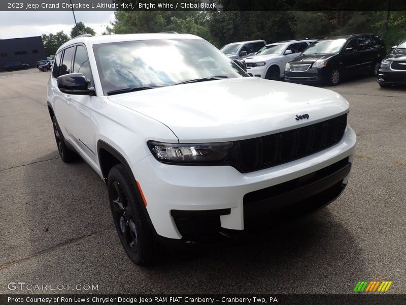 Bright White / Global Black 2023 Jeep Grand Cherokee L Altitude 4x4