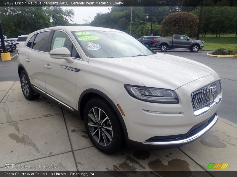 Front 3/4 View of 2022 Nautilus Standard AWD