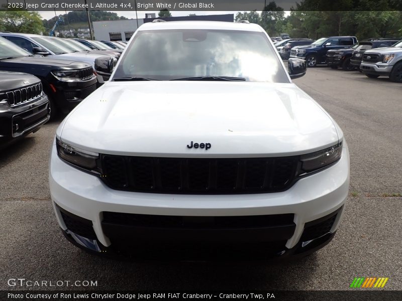 Bright White / Global Black 2023 Jeep Grand Cherokee L Altitude 4x4