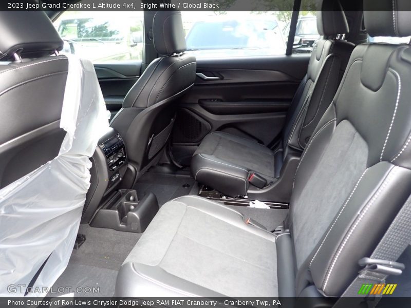 Bright White / Global Black 2023 Jeep Grand Cherokee L Altitude 4x4