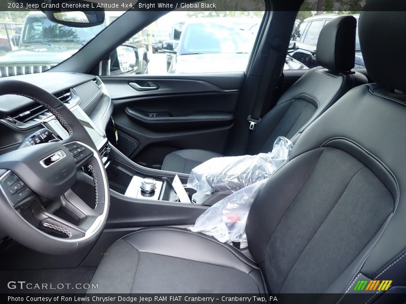 Bright White / Global Black 2023 Jeep Grand Cherokee L Altitude 4x4