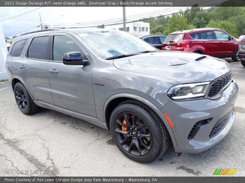 Front 3/4 View of 2023 Durango R/T Hemi Orange AWD