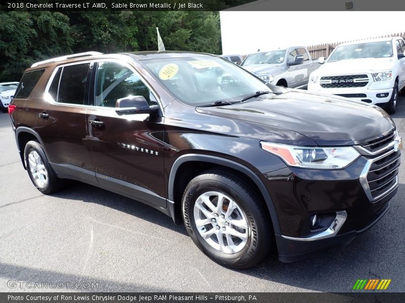 Front 3/4 View of 2018 Traverse LT AWD