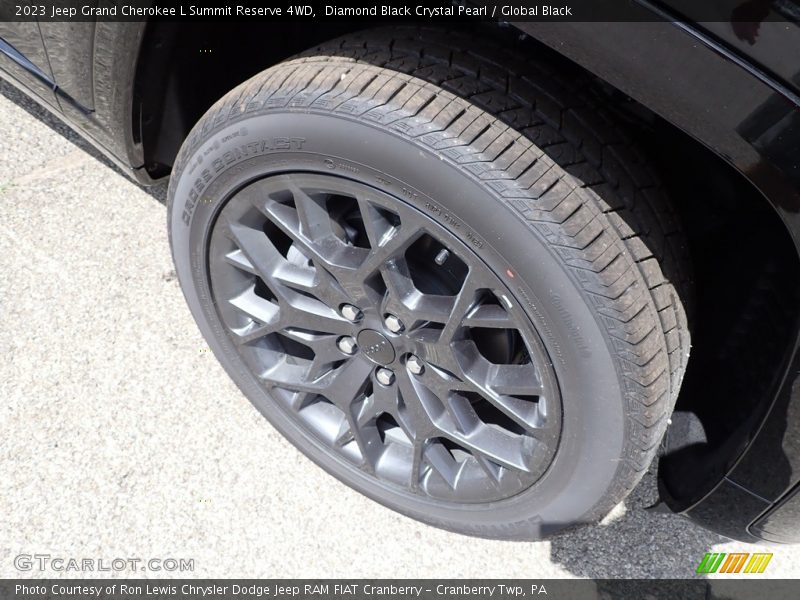 Diamond Black Crystal Pearl / Global Black 2023 Jeep Grand Cherokee L Summit Reserve 4WD