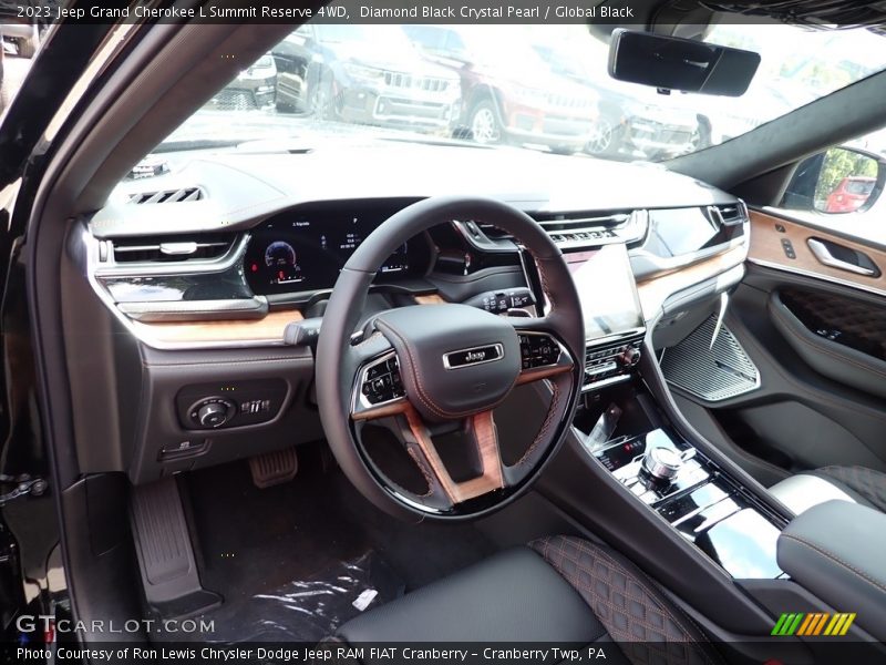 Diamond Black Crystal Pearl / Global Black 2023 Jeep Grand Cherokee L Summit Reserve 4WD