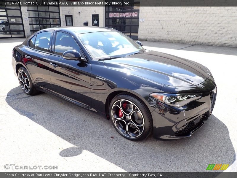 Front 3/4 View of 2024 Giulia Veloce AWD