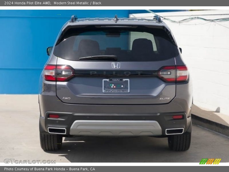 Modern Steel Metallic / Black 2024 Honda Pilot Elite AWD