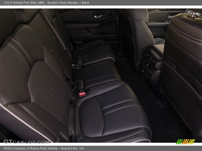 Modern Steel Metallic / Black 2024 Honda Pilot Elite AWD