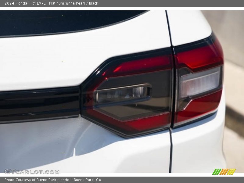 Platinum White Pearl / Black 2024 Honda Pilot EX-L