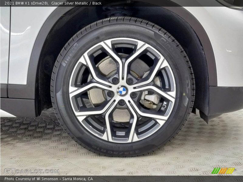 Glacier Silver Metallic / Black 2021 BMW X1 sDrive28i