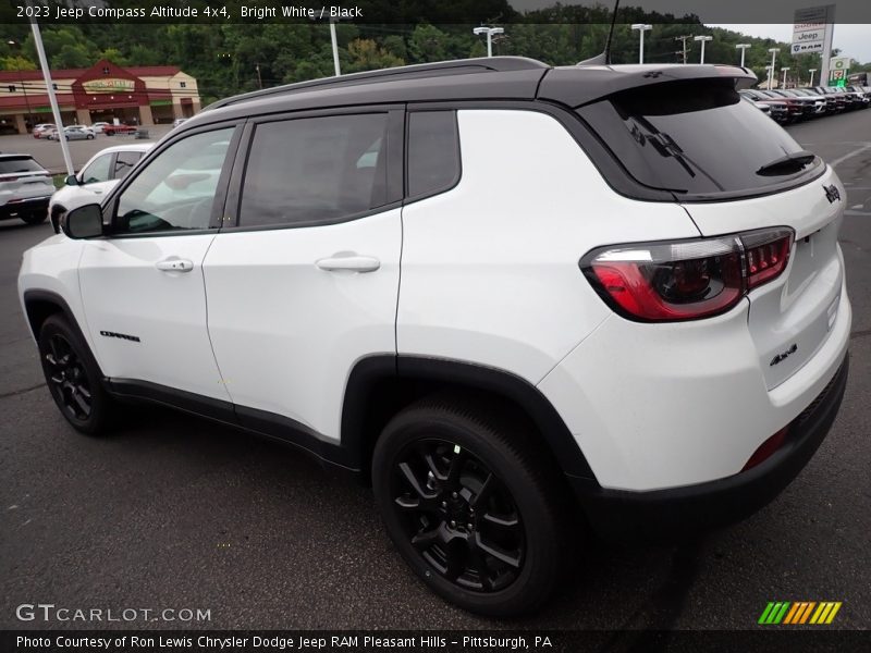 Bright White / Black 2023 Jeep Compass Altitude 4x4