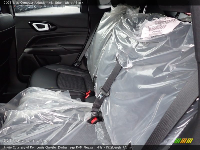 Bright White / Black 2023 Jeep Compass Altitude 4x4