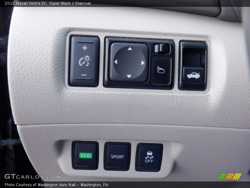 Super Black / Charcoal 2013 Nissan Sentra SV