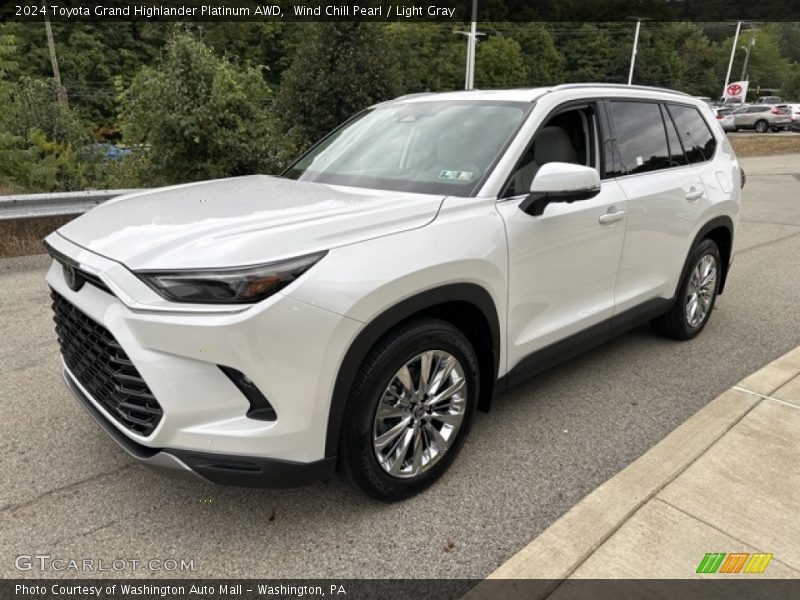 Front 3/4 View of 2024 Grand Highlander Platinum AWD