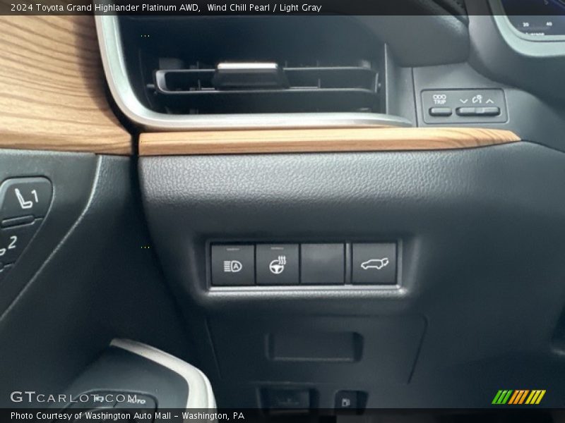 Controls of 2024 Grand Highlander Platinum AWD