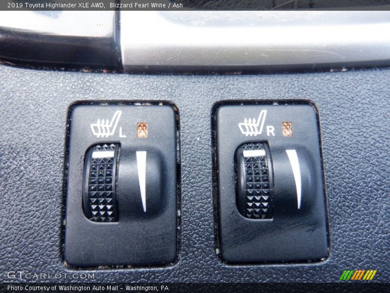 Blizzard Pearl White / Ash 2019 Toyota Highlander XLE AWD