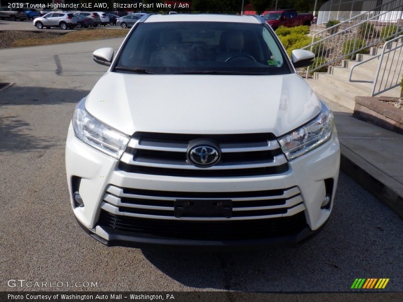 Blizzard Pearl White / Ash 2019 Toyota Highlander XLE AWD