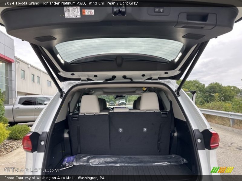  2024 Grand Highlander Platinum AWD Trunk